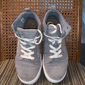 Toms Grey Hightops Size 9.5 Women’s